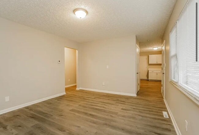 Building Photo - 2084 Belcher Dr