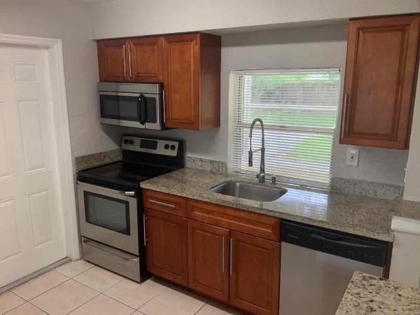 Foto del edificio - 6561 NW 26th St