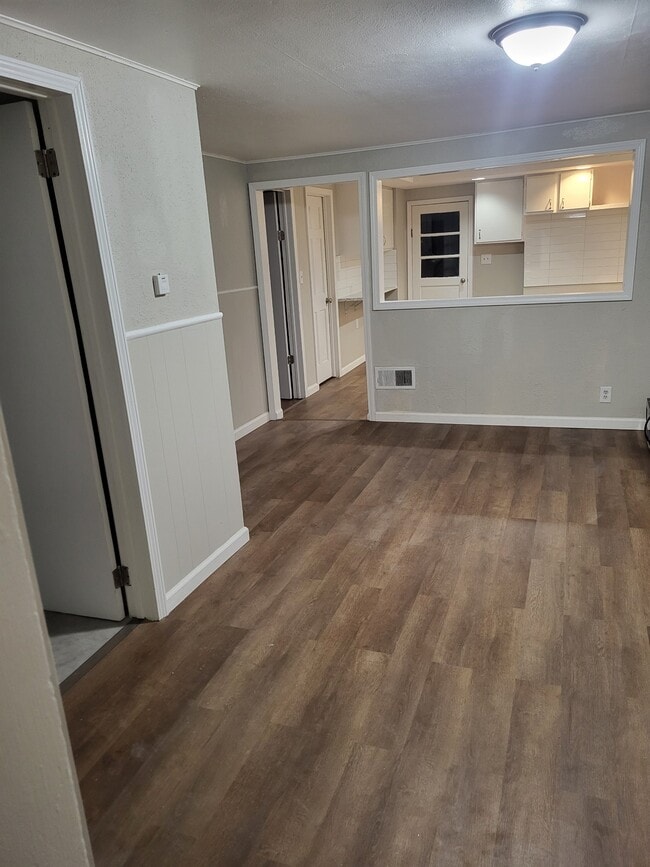 Building Photo - 6 Westmoreland St