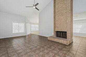 Building Photo - 2015 Braesmeadow Ln