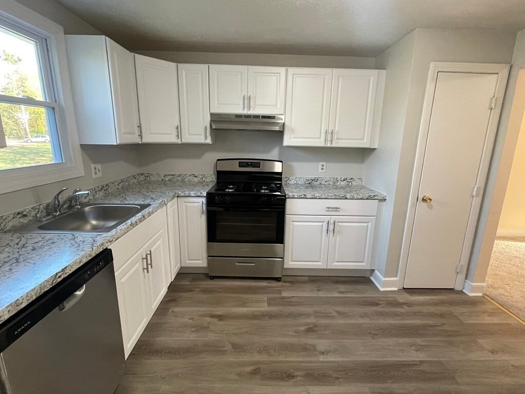 Primary Photo - 13 Kennedy Dr