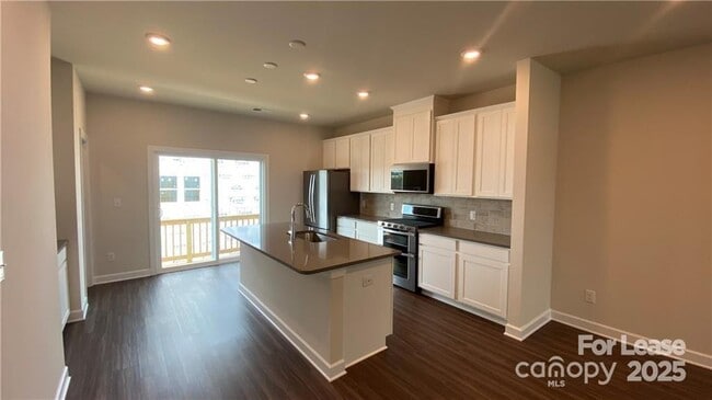 Foto del edificio - 3860 Memorial Pkwy