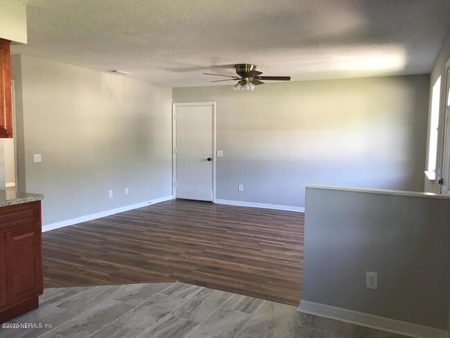 Building Photo - 1055 STOCKS St