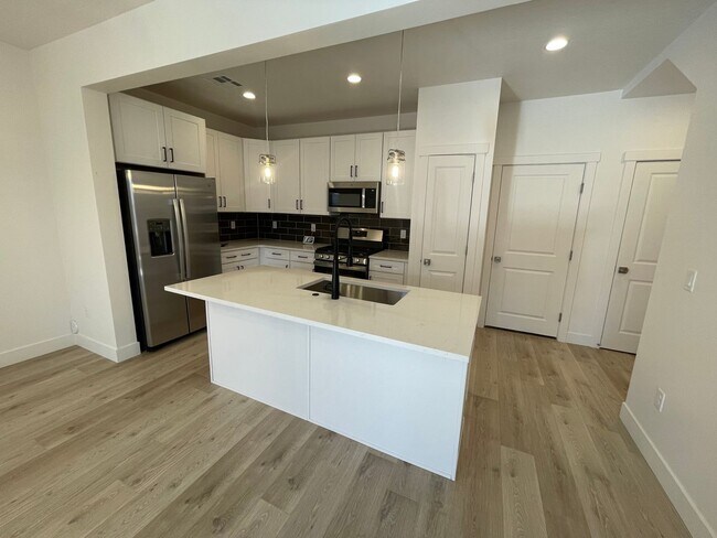 Building Photo - Beautiful Desert Color Home Available Now!