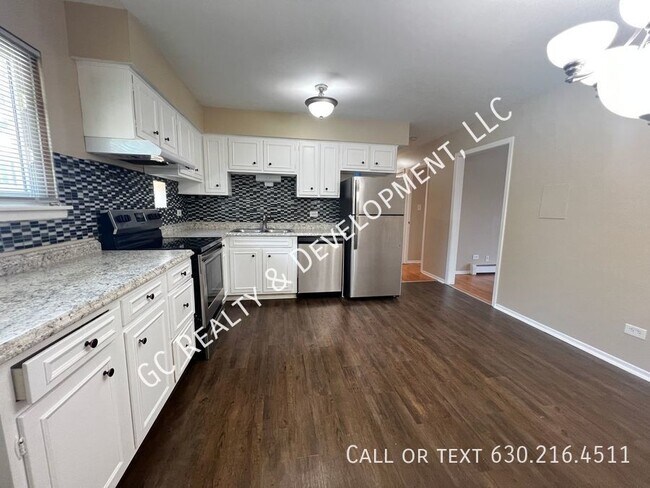 Foto del edificio - ***LA GRANGE PARK / SPACIOUS / 3 BDRM / 1....