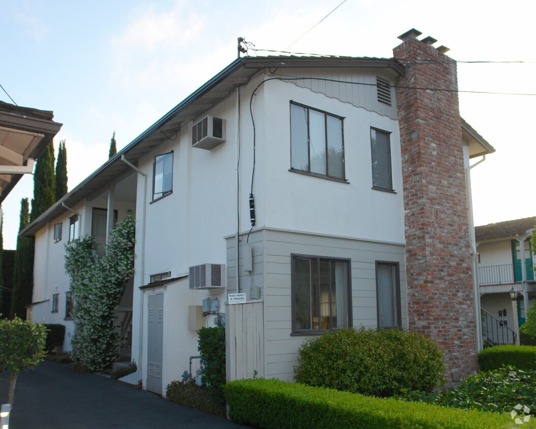 Building Photo - 3608 Bickerstaff Rd