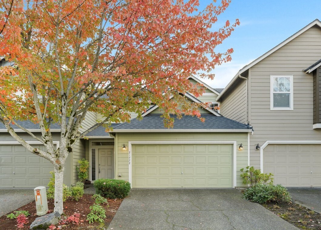 21772 NE Larkspur Ln, Fairview, OR 97024 Townhome Rentals in Fairview