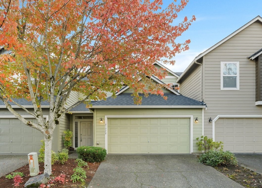 21772 NE Larkspur Ln, Fairview, OR 97024 Townhome Rentals in Fairview OR