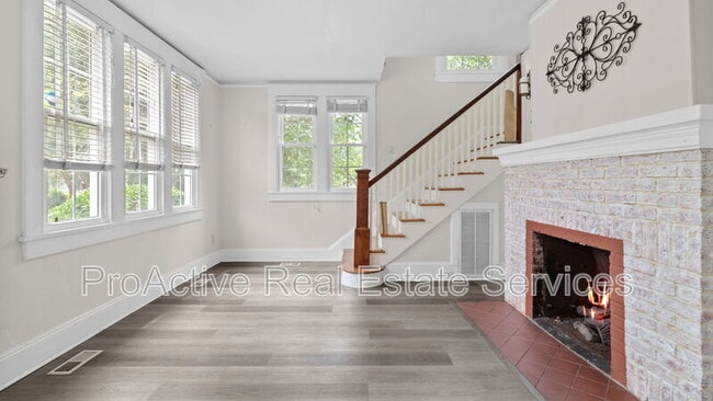 Building Photo - 1146 Rockbridge Ave