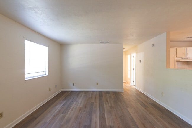 Building Photo - 3717 Maria Cir