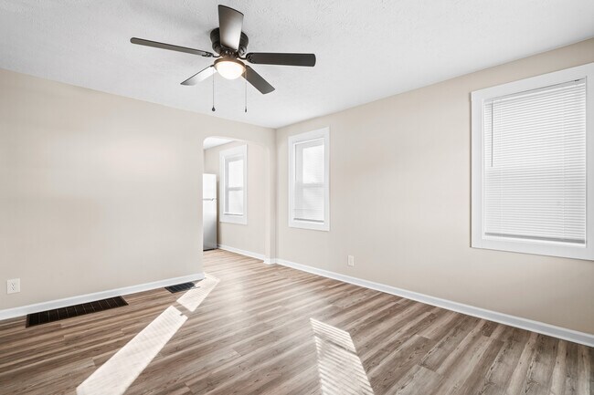 Foto del edificio - 1747 E Frankfort St