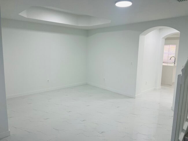 Foto del edificio - 4934 White Mangrove Way E