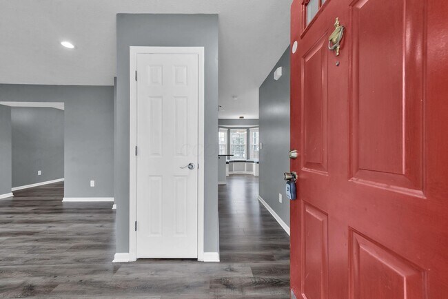 Building Photo - 8690 Kirkland Dr