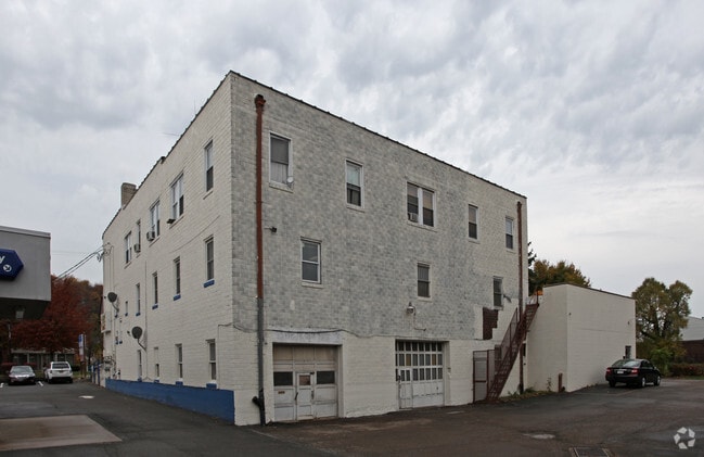 Building Photo - 1601-1607 Lincoln Way
