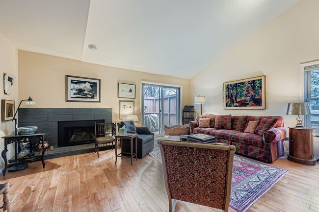 Foto del edificio - 2751 Glenwood Dr