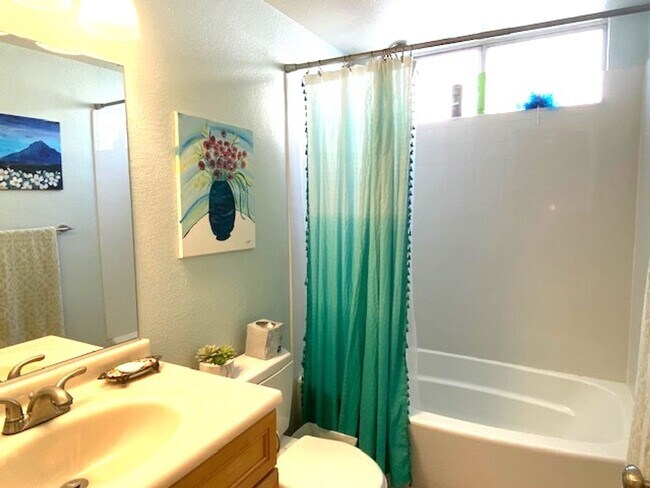 Building Photo - Wonderful Poway house on a cul-de-sac with...