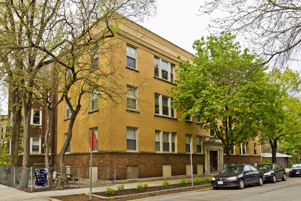 Primary Photo - 1354 W Berwyn Ave