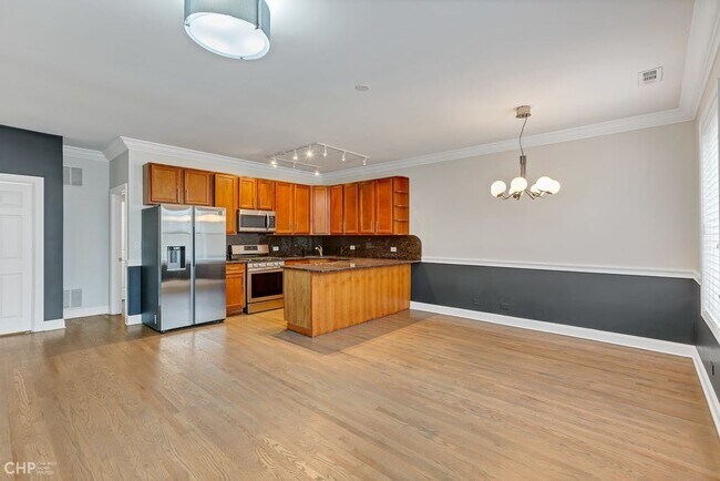 Building Photo - 4002 S Calumet Ave