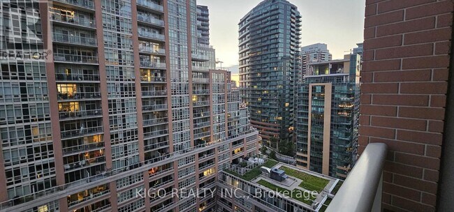 Photo du bâtiment - 75 E Liberty St