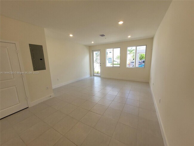 Building Photo - 10300 NW 66th St