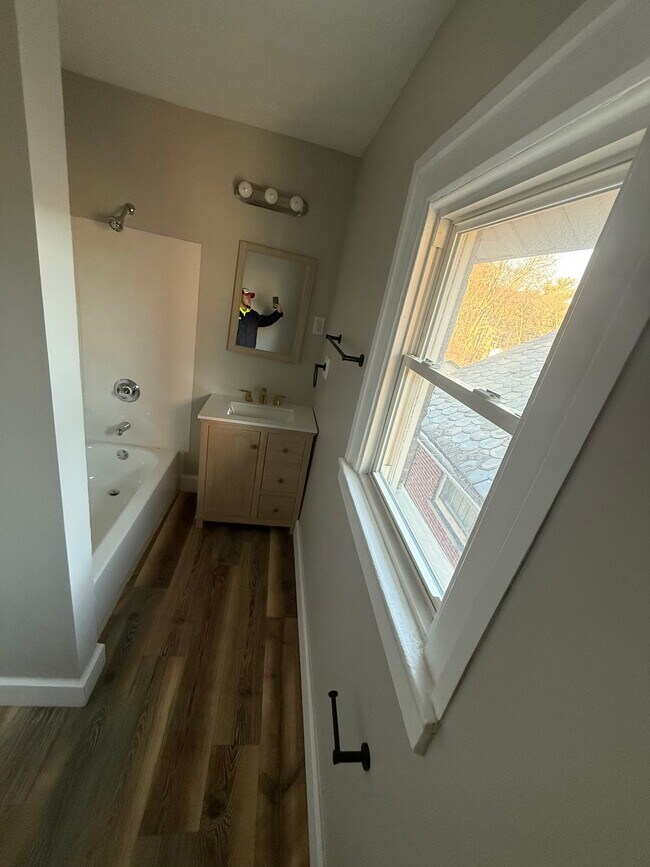 Foto del edificio - 533 Fairwood Ave