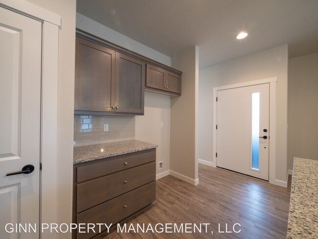 Building Photo - 4 br, 3 bath House - 115 Loganberry Ct