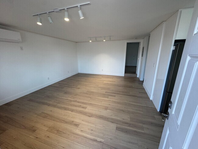 Cerrando la sala principal - 848 16th St