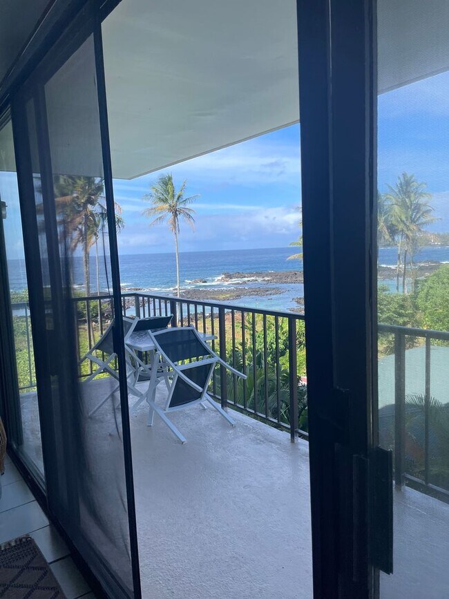 Building Photo - 2BR with ocean view