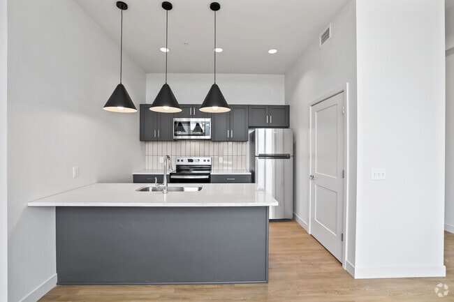 1BR, 1BA - 706SF - Kitchen - 25 Public Square