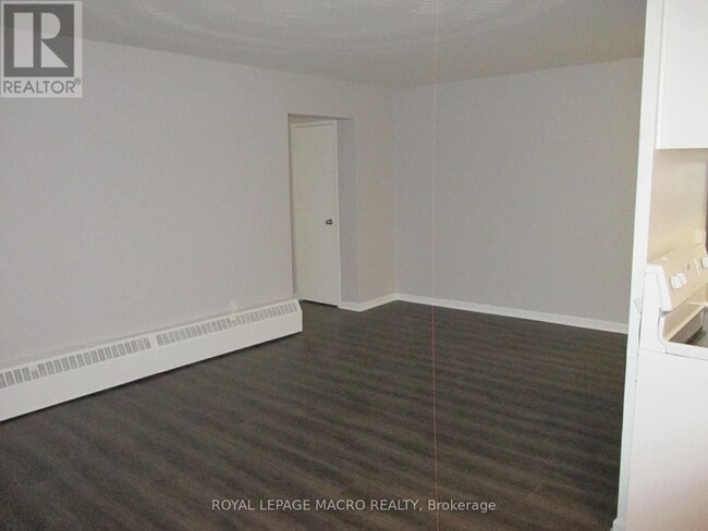 Building Photo - 485-485 Thorold Rd