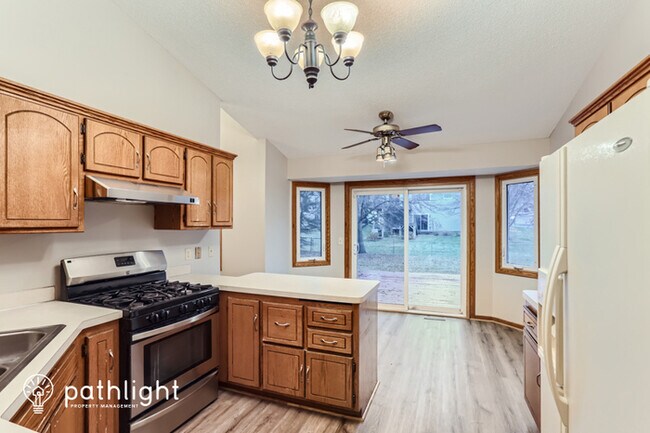Building Photo - 8915 Pineview Ln N, Maple Grove, MN, 55369