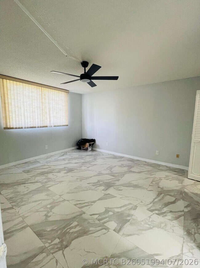 Foto del edificio - 5980 NW 64th Ave