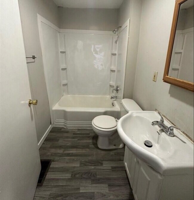 Foto del edificio - 2429 2nd Ave