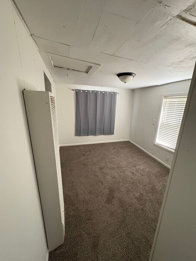 Building Photo - Single Family Home