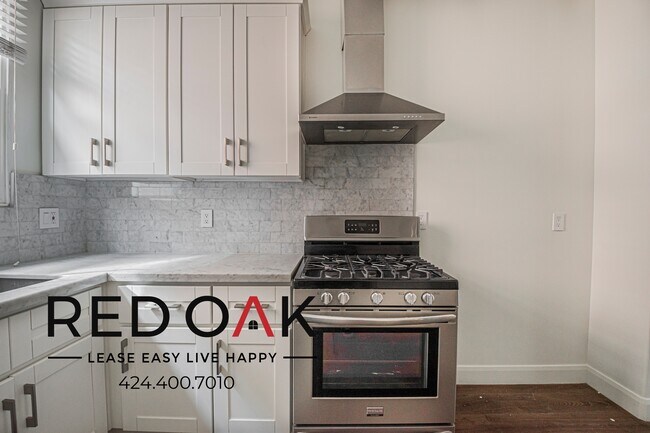 Building Photo - 681 Shatto Pl