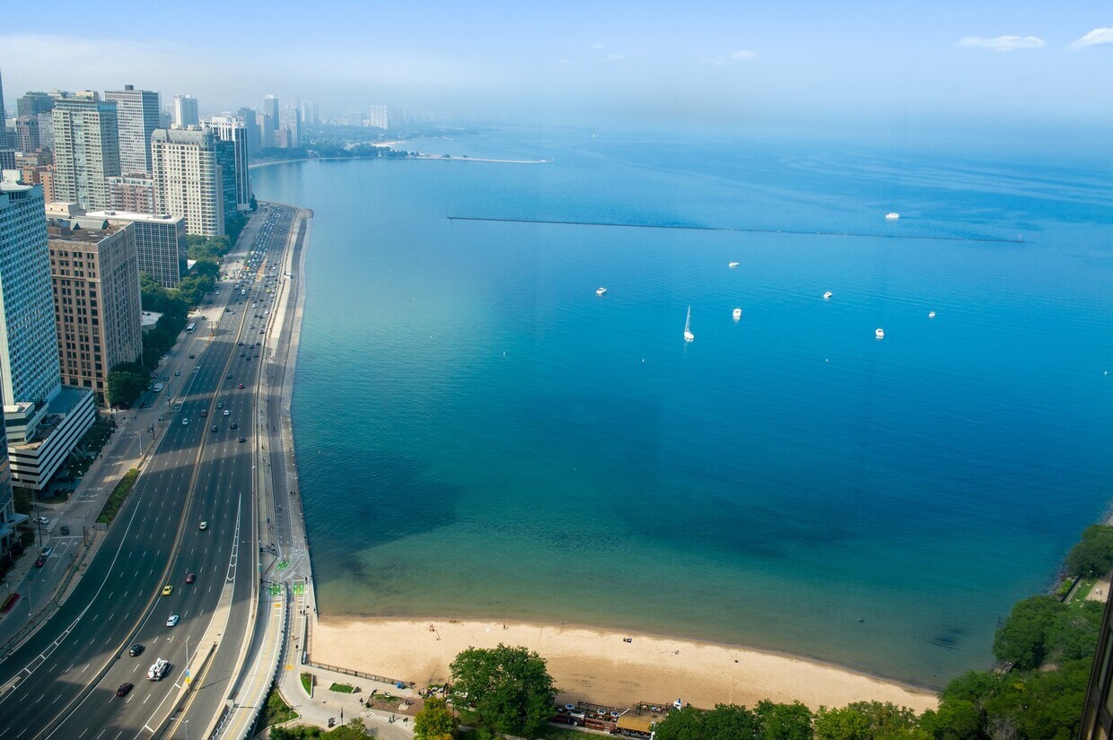 Primary Photo - 505 Lake Shore N Dr