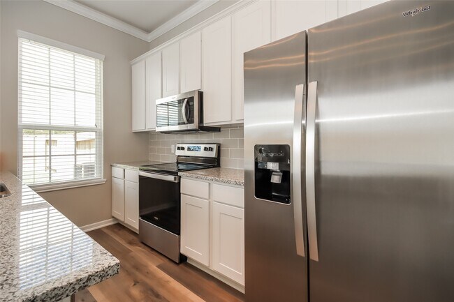 Foto del edificio - 18732 Lake Harbor Ct