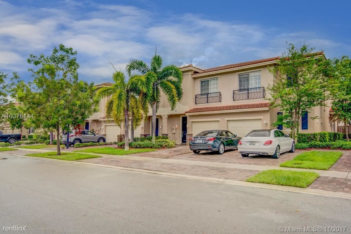 Primary Photo - 285 Las Brisas Cir