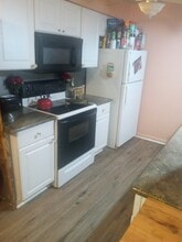 Building Photo - 553 Notre Dame Dr