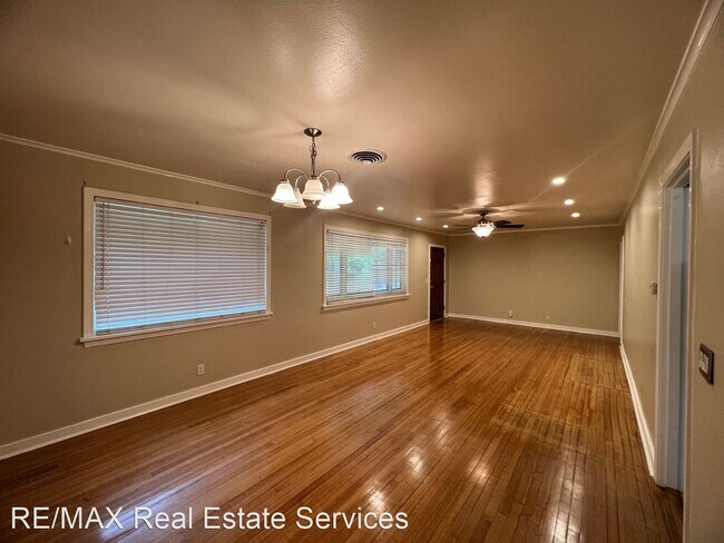 Foto del edificio - 3 br, 2 bath House - 207 Russell