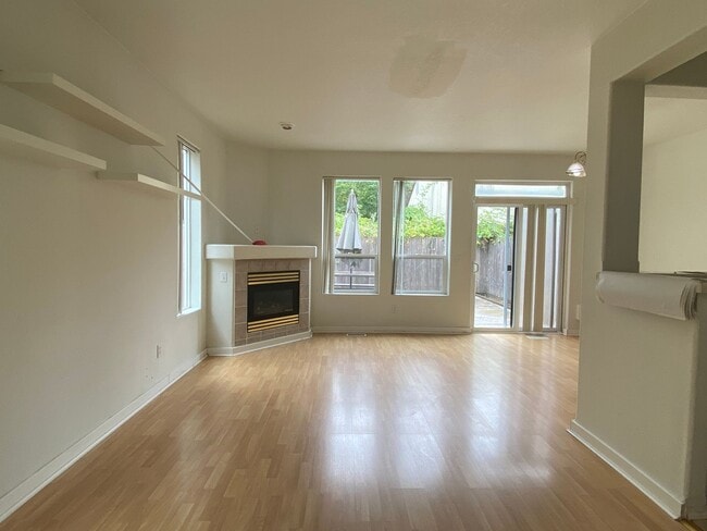 Building Photo - Charming 3 BD · 2.5 BA Condo | Located In ...