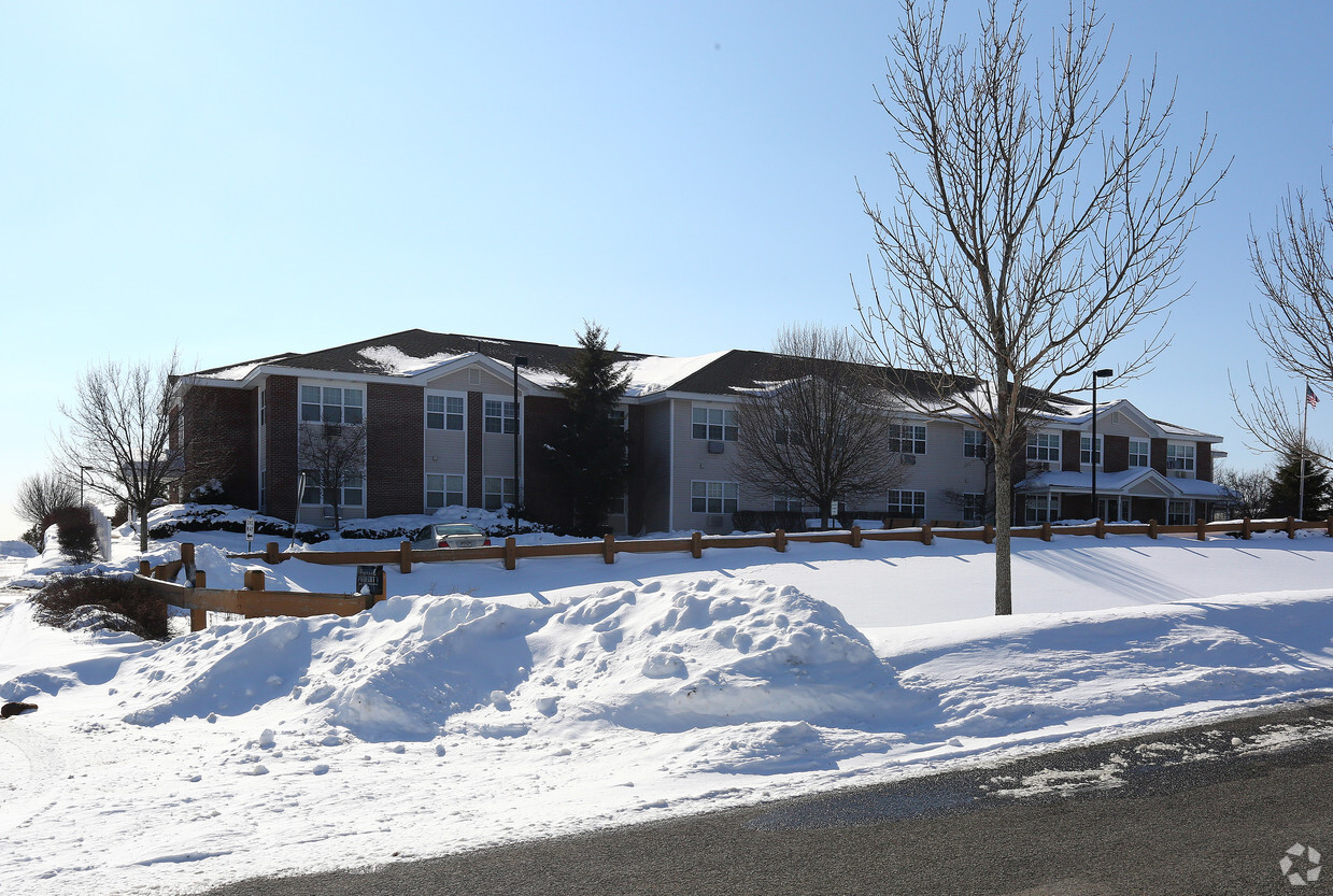 Foto principal - High Pointe at Chatham Senior Apartments