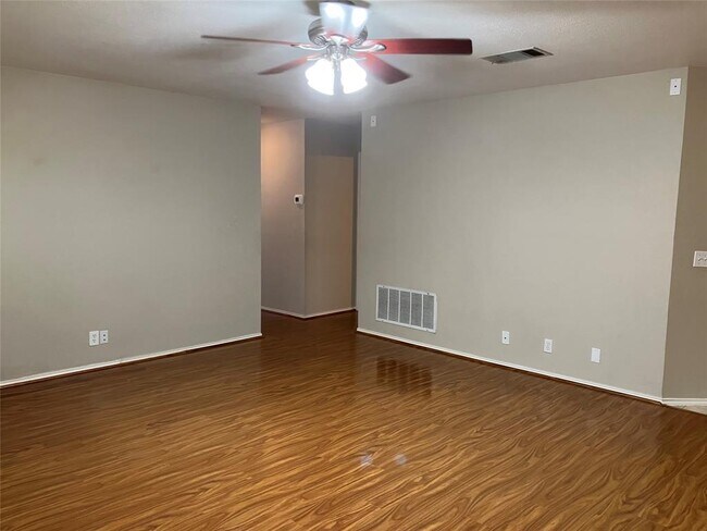 Building Photo - 2023 Harvest Moon Dr
