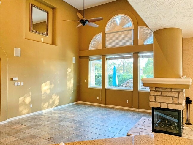 Building Photo - 17303 Laguna Trail Dr