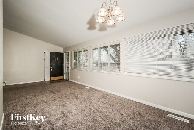 Building Photo - 2320 Palomino Ln