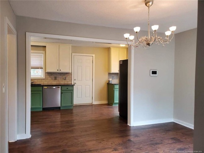Foto del edificio - 316 Whipple Tree Ln