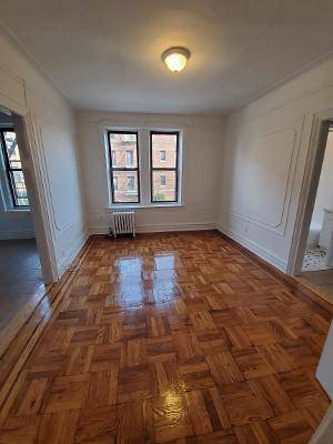Primary Photo - 40-03-56 56th St