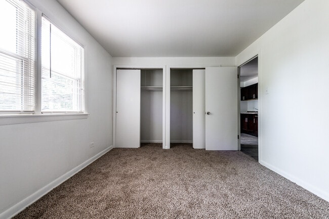 Bedroom - 1516-1518 E 70th St
