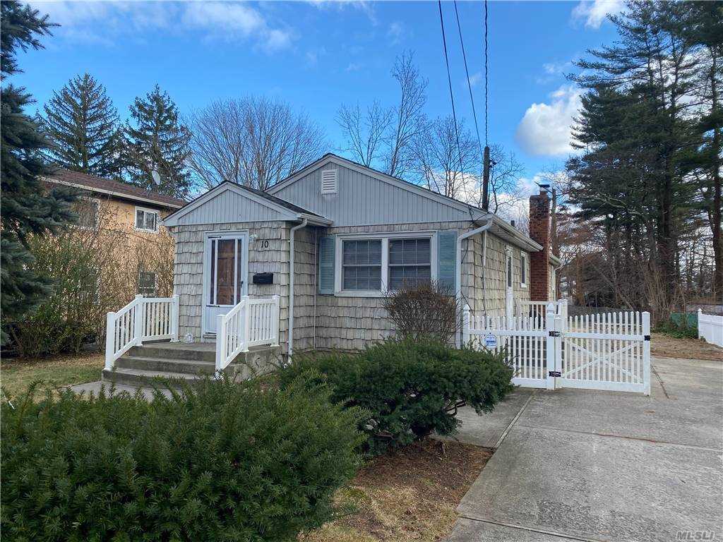 10 Ardmore Dr, Brentwood, NY 11717 House Rental in Brentwood, NY