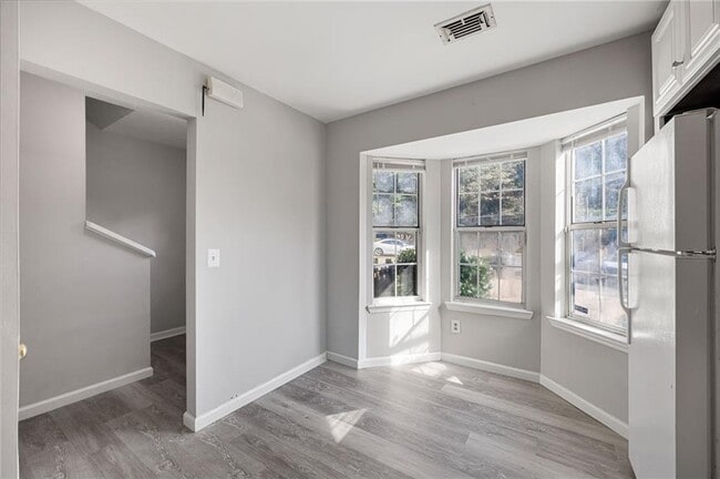 Building Photo - 1871 Grant Ct